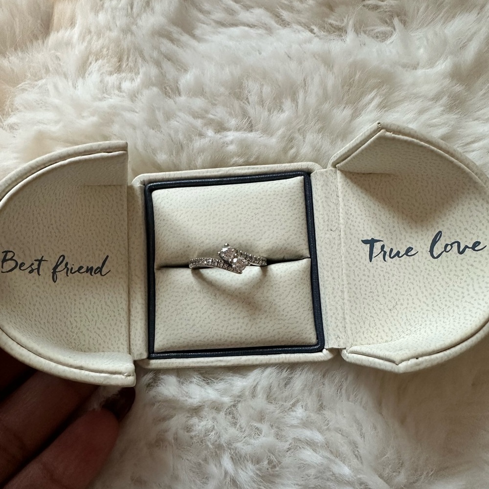14k Ever Us diamond ring